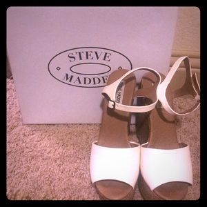 White cork wedge